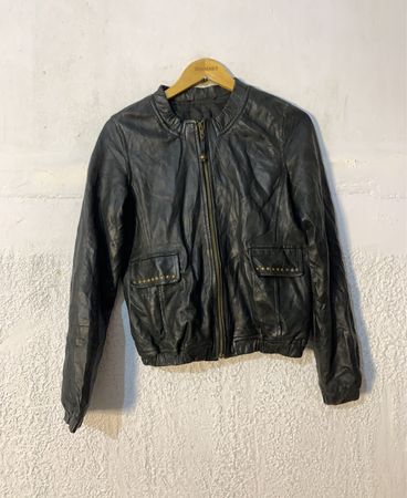 Veste en cuir noir