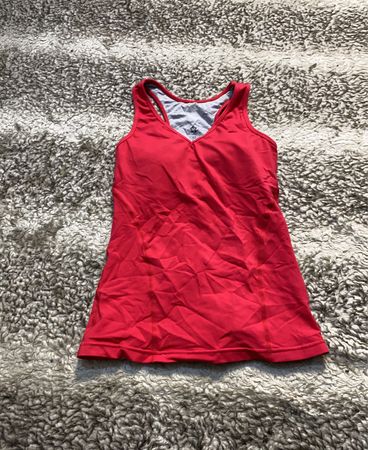 Rotes Tanktop