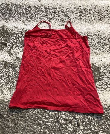 Rotes Tanktop