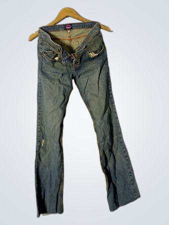 Fiorucci Damen Jeans in Blau mit pinkem Lippenlogo