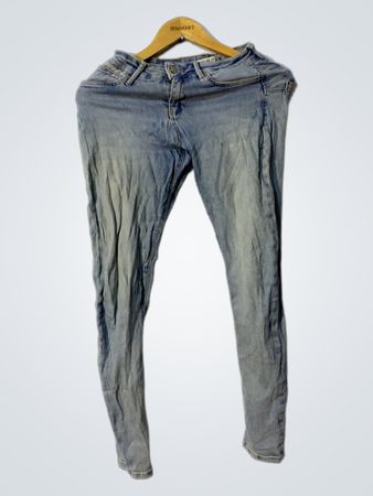 HIT ME UP Medium Rise Jeans