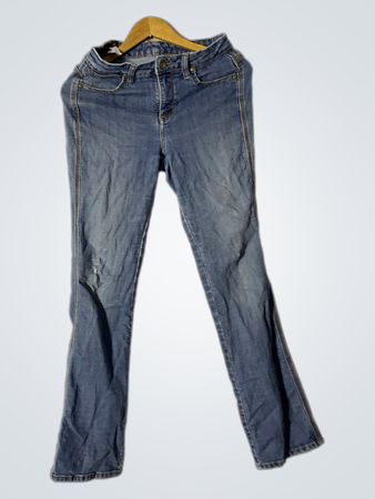 Blaue Schlagjeans