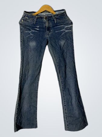 Super Jeans