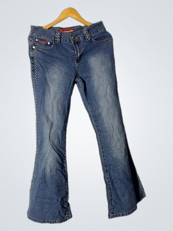 ETER Jeanswear Flare-Jeans mit Schmetterlingsstickerei