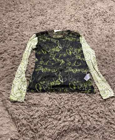 QS CLOTHING Schwarzes und grünes Mesh-Langarmshirt