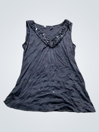 Schwarzes Tanktop mit Perlenhalslinie