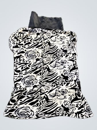 Schwarz-weißer gemusterter Dress