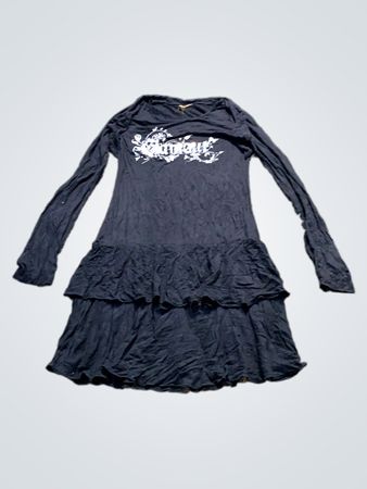 Schwarzes langärmliges Rüschenkleid