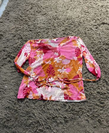 UN DEUX TROIS Blumendruck Transparente Bluse mit Bindegürtel