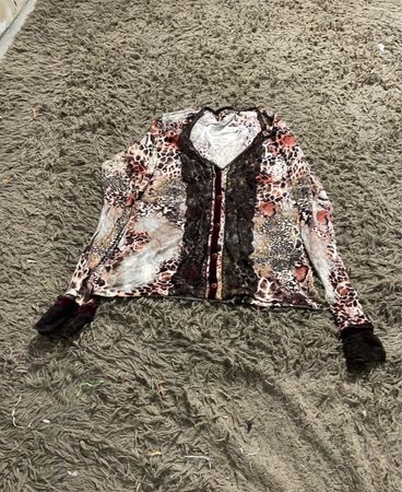 Tierdruck Spitzenbesatz Langarmshirt