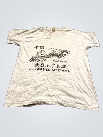 T-Shirt mit "Ich bin die Große Mauer hochgeklettert" Grafik