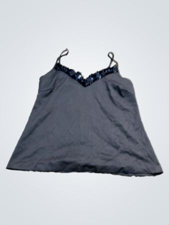 Schwarze Spitzendetail-Cami