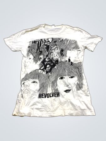 Weißes T-Shirt mit Revolvergrafik