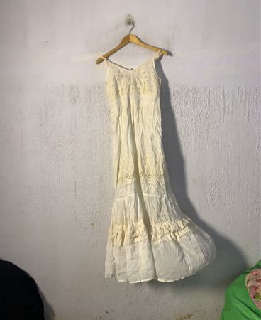 Primadonnacollection Weiß besticktes Maxikleid
