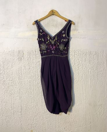 Lila Perlen V-Ausschnitt Kleid
