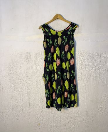 Ärmelloses Kleid mit floralem Druck