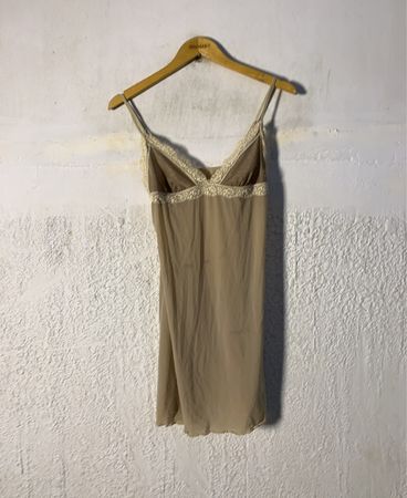 Durchsichtiges Slipkleid mit Spitzensaum