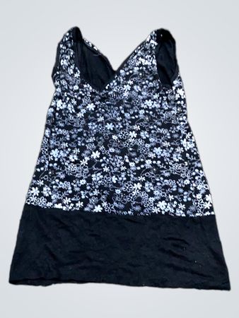 Schwarzes und weißes Blumenmuster Tanktop mit schwarzem Unterteil