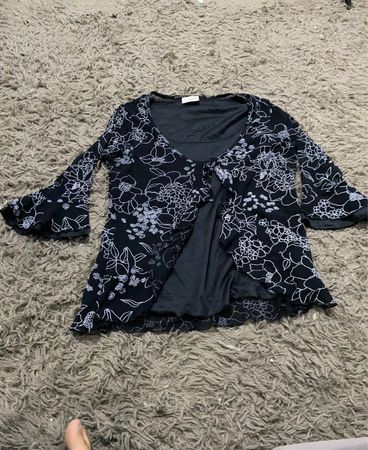 CANDA COLLECTION AT CSA Schwarze Blumen Glockenärmel Bluse