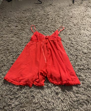 Rote Babydoll-Lingerie