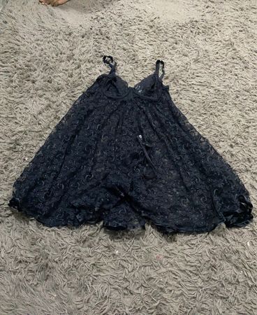 Schwarzes Spitzen-Babydoll
