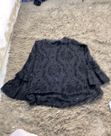Schwarze Perlenbesetzte Glockenärmelbluse