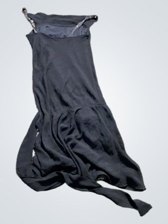 Schwarzes Kleid