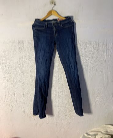 Blaue Denim-Jeans