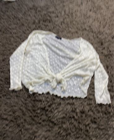 JOULY FASHION Weißer transparenter Strick-Knopf-Cardigan
