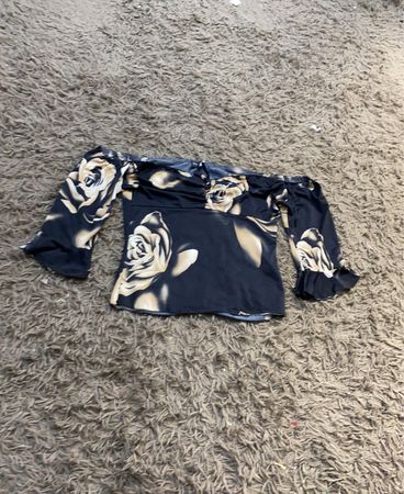 Fashion 100 Off-the-Shoulder-Rosenmuster-Bluse
