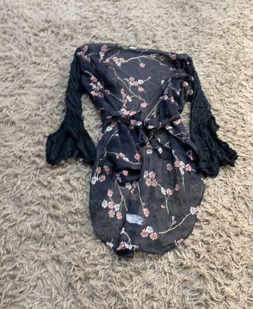 Durchsichtiger Kimono mit Blumenmuster