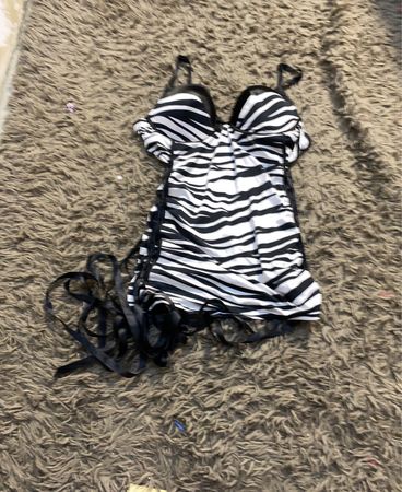 Zebra-Muster Unterwäsche-Oberteil mit schwarzem Spitzenbesatz