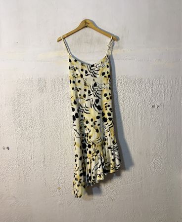 Asymmetrisches Rüschensaum-Spitzenkleid mit Animal-Print