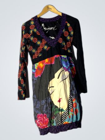 Desigual Kleid mit floralem und Gesichtsdruck