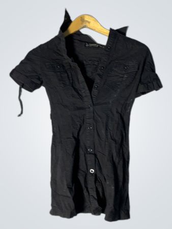 Schwarzes Hemdkleid