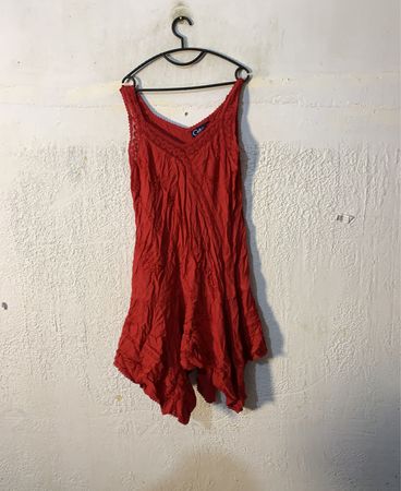 Cline Rotes Spitzenkleid