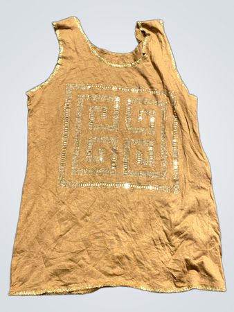 Braunes Tanktop mit verziertem quadratischem Design