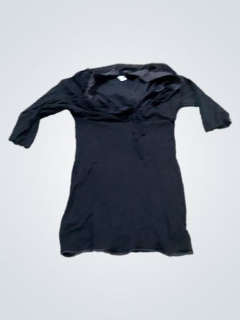 Schwarzes Kleid