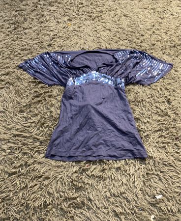 Blaues Pailletten-Top