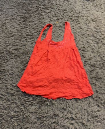 Rotes Tanktop