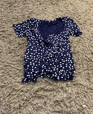 Marineblaues Polka-Dot-Kleid