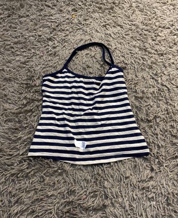 Blau-weiß gestreiftes Tanktop mit Spitzenüberzug