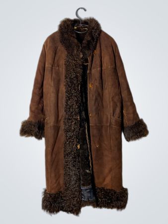Brauner Wildleder- und Pelzmantel