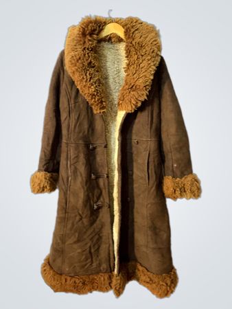 Manteau en daim brun avec fourrure shearling