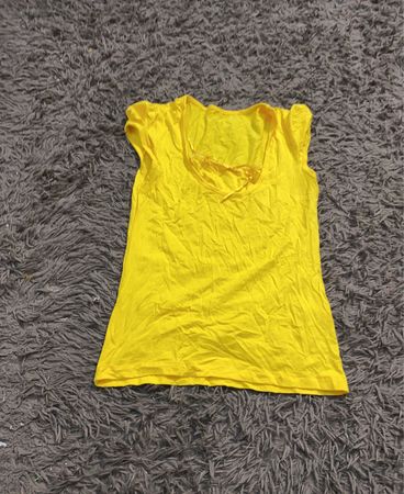 Gelbes T-Shirt