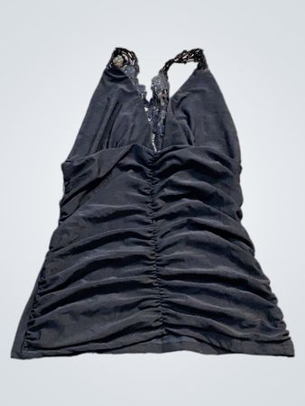 Schwarzes gerafftes Träckeroberteil mit Spitze