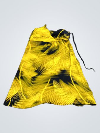 Gelbes und schwarzes gemustertes Kleid
