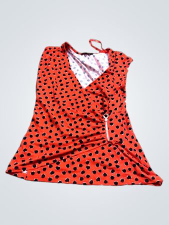 Rotes Pünktchen Wickelkleid