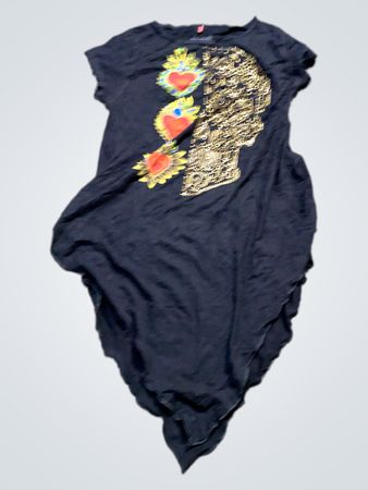 Schwarzes T-Shirt mit Heiligem Herzen und Profil-Design