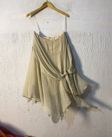 Beiges asymmetrisches Drapiertes Oberteil